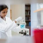 florida pharmacy technician working in the laboratory